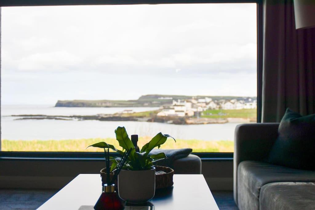 Shoreline North Coast Views Near Giants Causeway & Royal Portrush Holiday home *