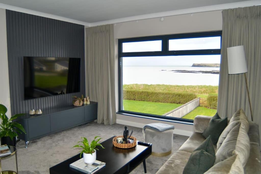 Holiday home Shoreline North Coast Views Near Giants Causeway & Royal Portrush Portballintrae