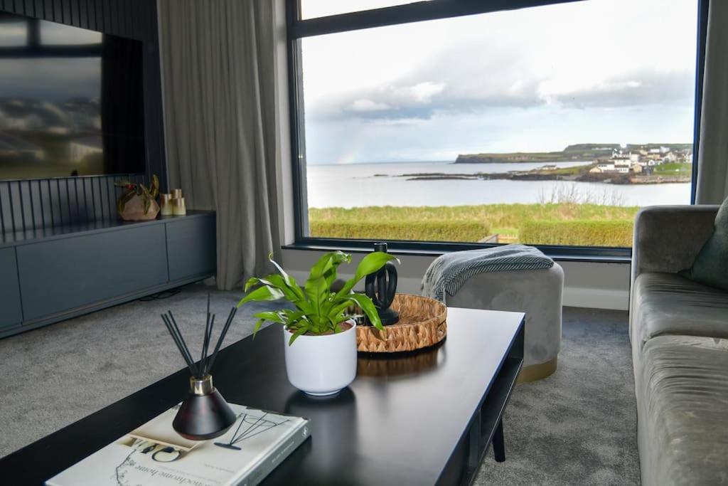 Holiday home Shoreline North Coast Views Near Giants Causeway & Royal Portrush Portballintrae