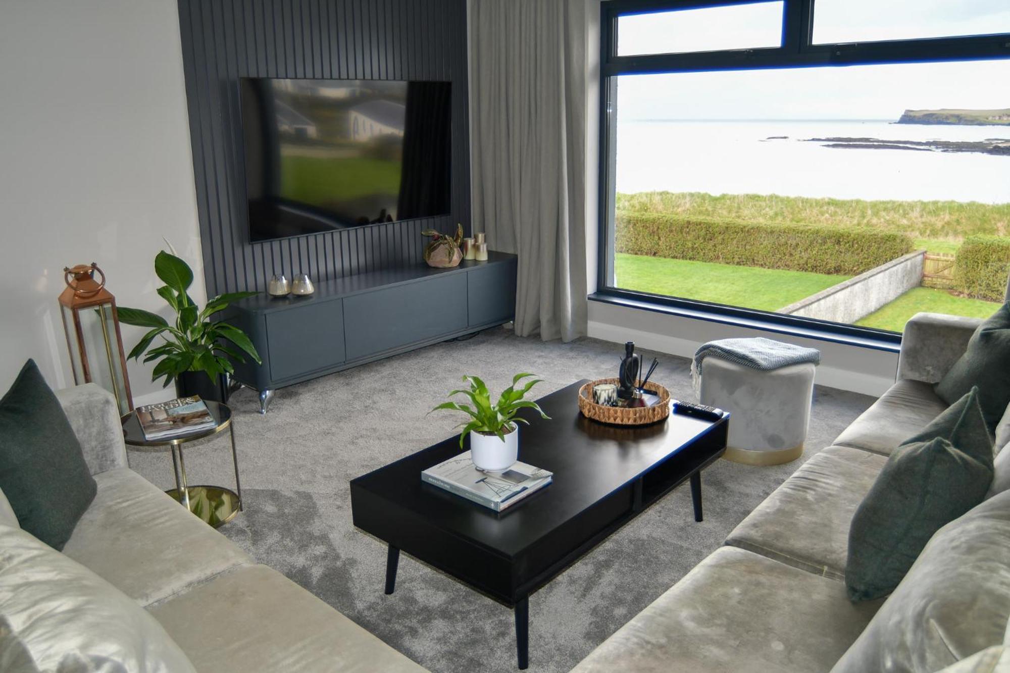Holiday home Shoreline North Coast Views Near Giants Causeway & Royal Portrush Portballintrae